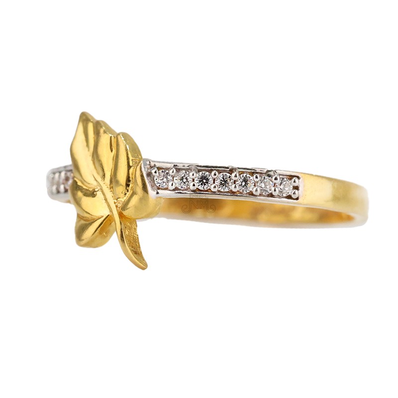 Leafy Luxe Gold Halo Ring - GJ49